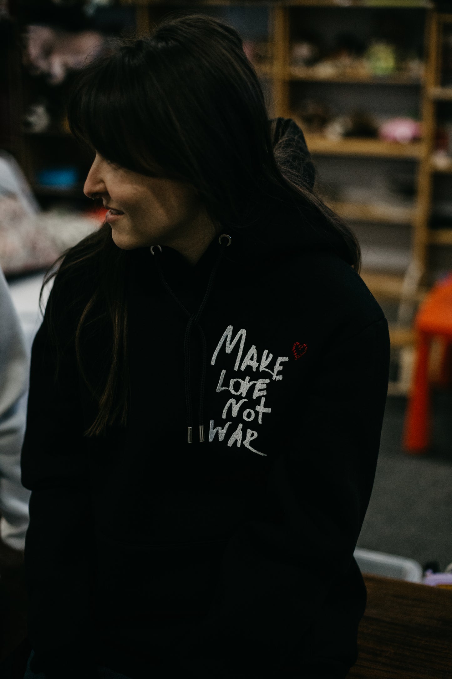 Black hoodie "Make love not war"