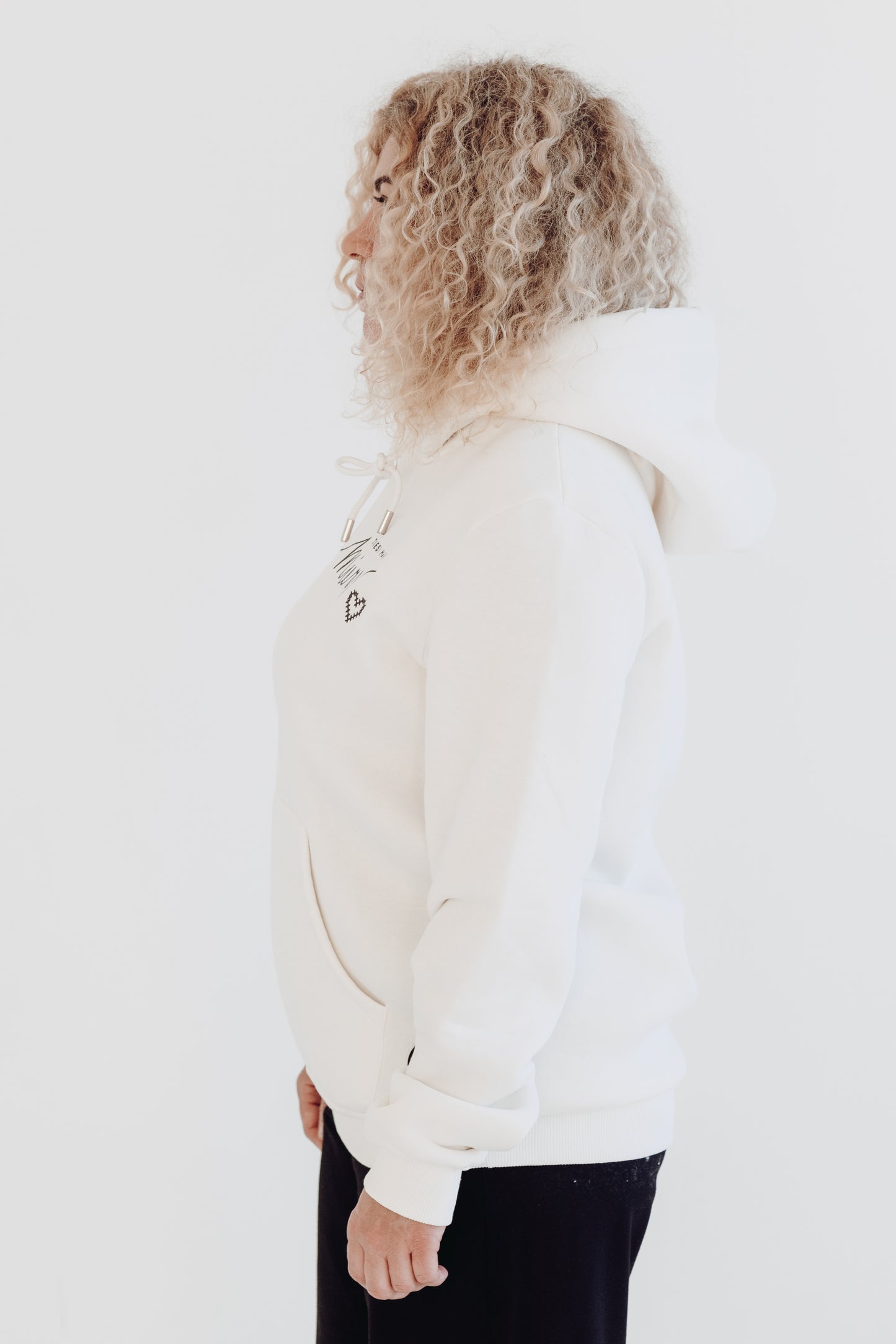 White hoodie "Tu esi mans MIERS"
