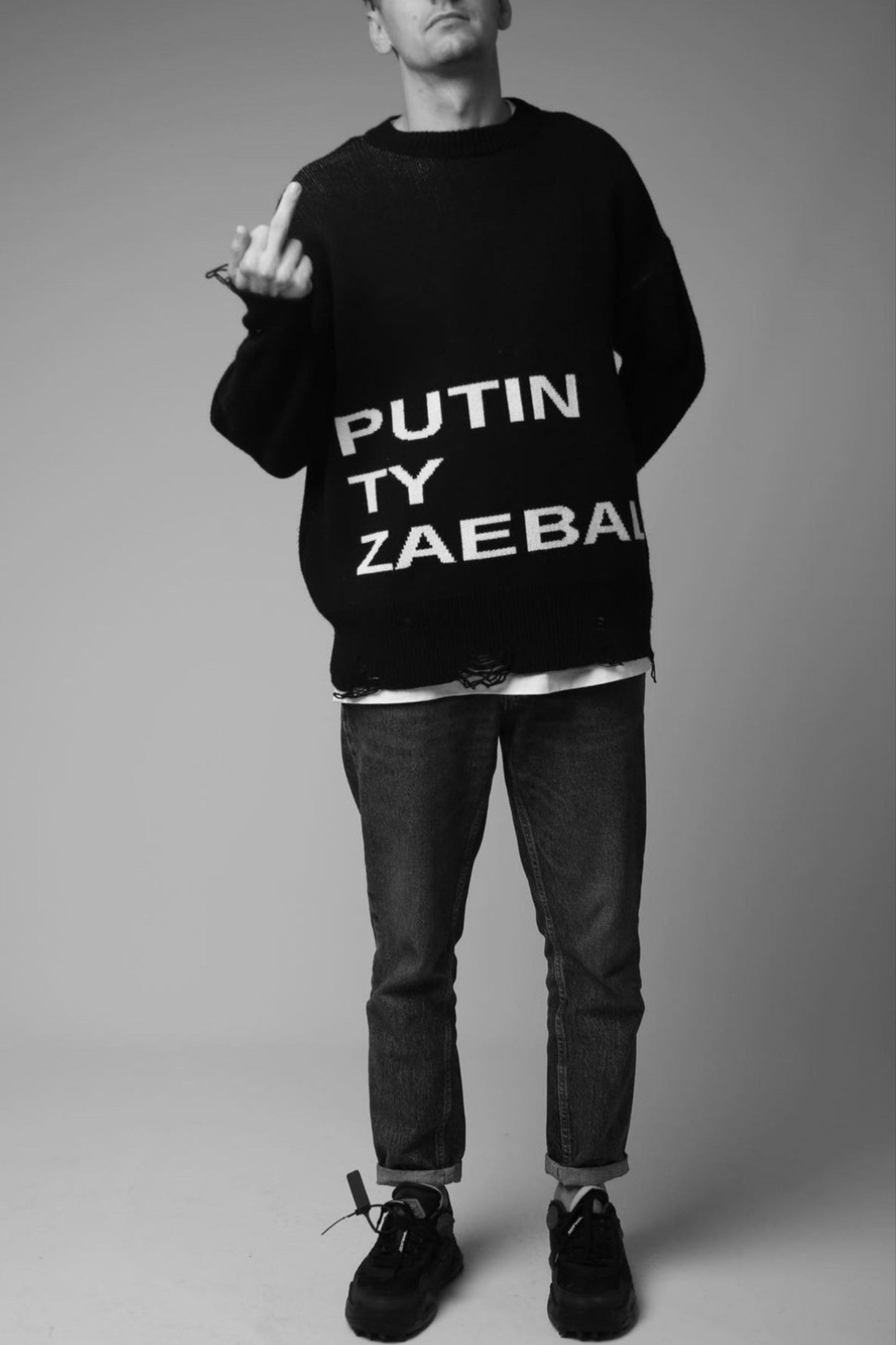 Melns džemperis "putin ty za*bal"