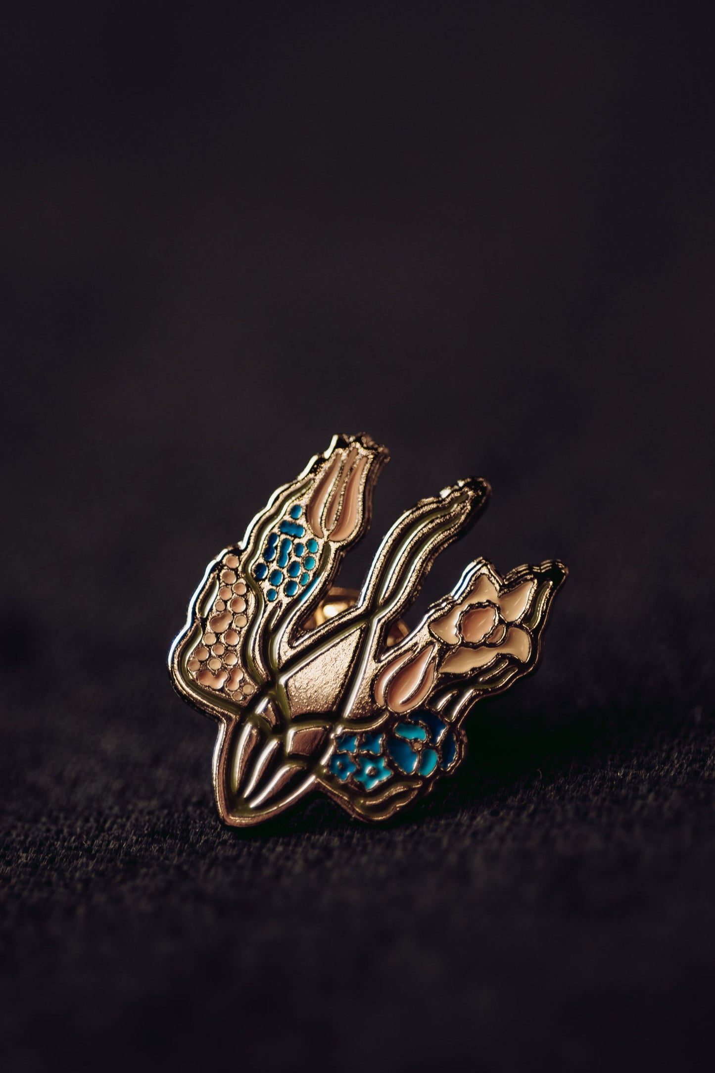 Pin "Coat of arms - flowers"