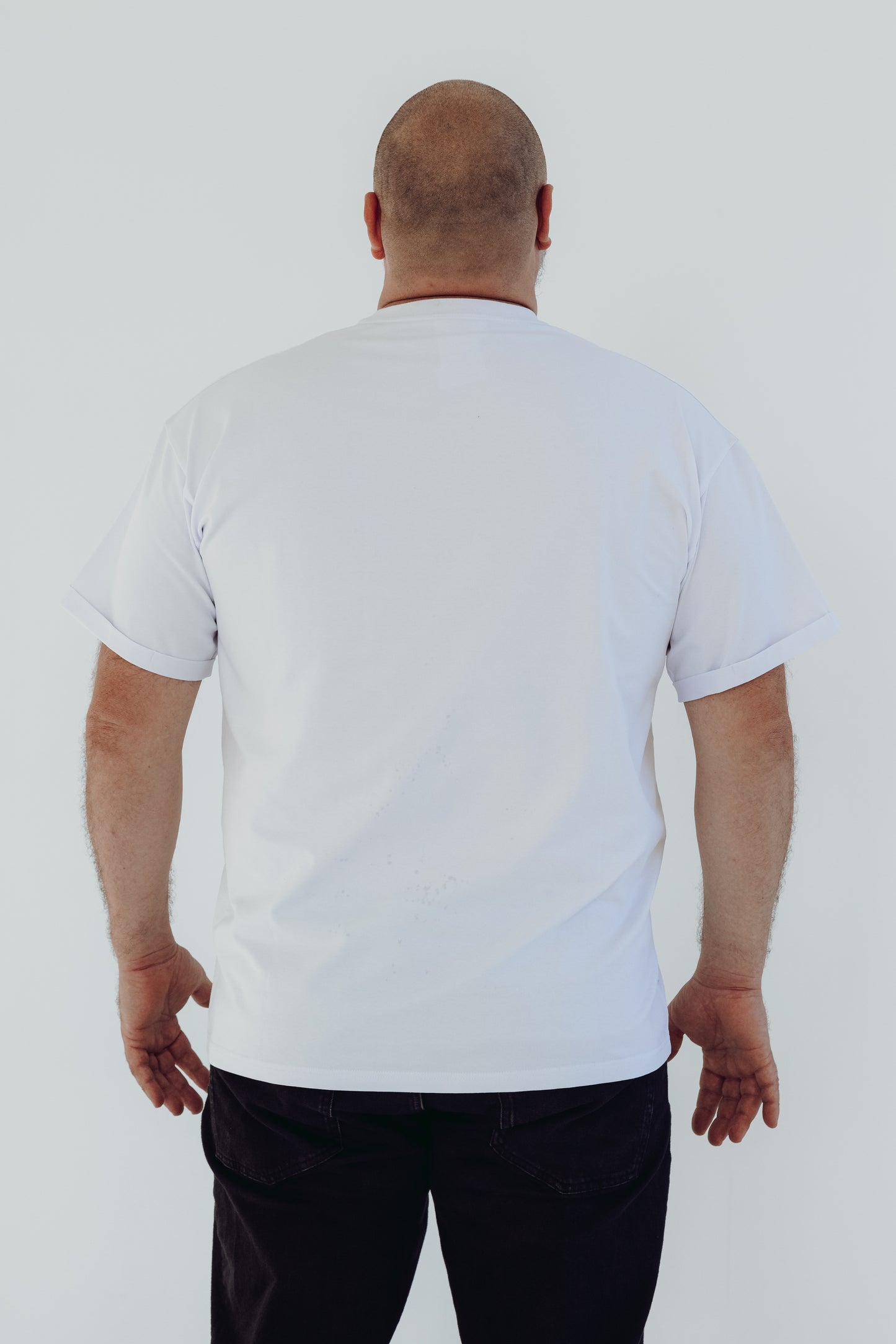 White t-shirt "Handshake"